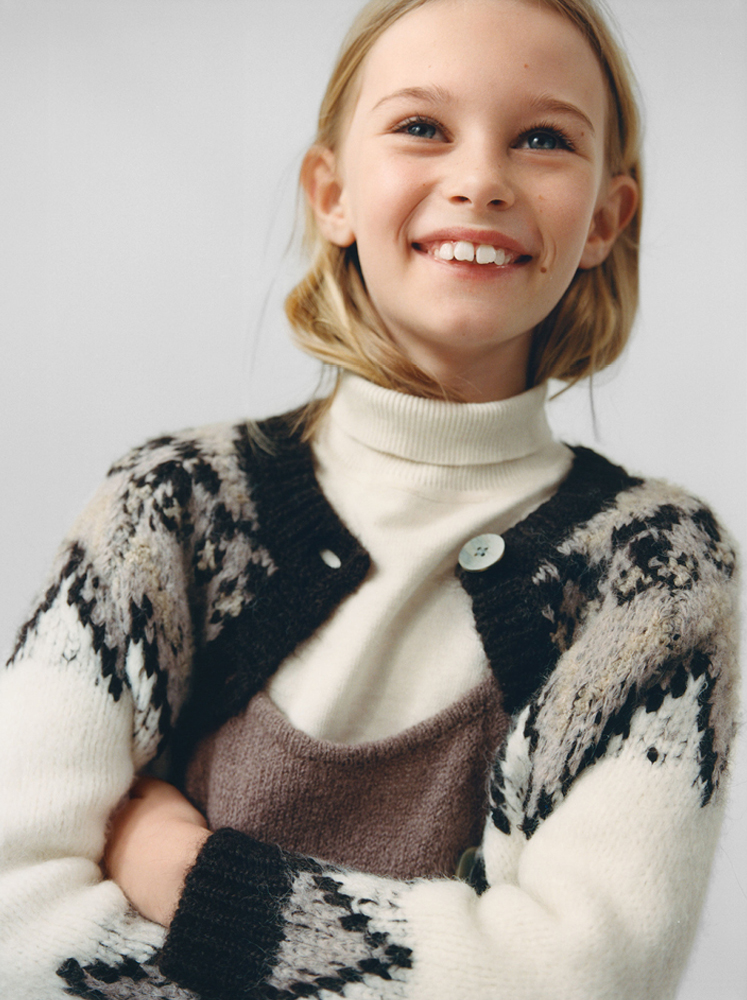 Zara Kids knit Ecommerce photo retouch by White Retouch